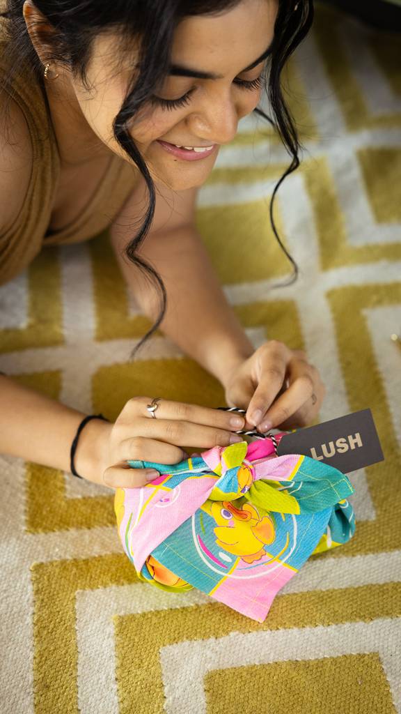 Nice Bath Time for Ducks Knot Wrap - 50 cm x 50 cm